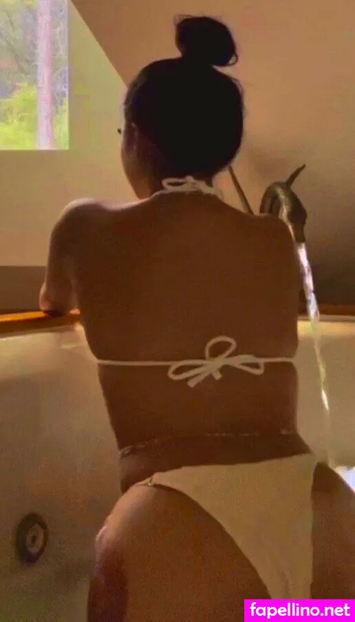 emxlychau Nude Leaked OnlyFans Photo #4czQYj63IO