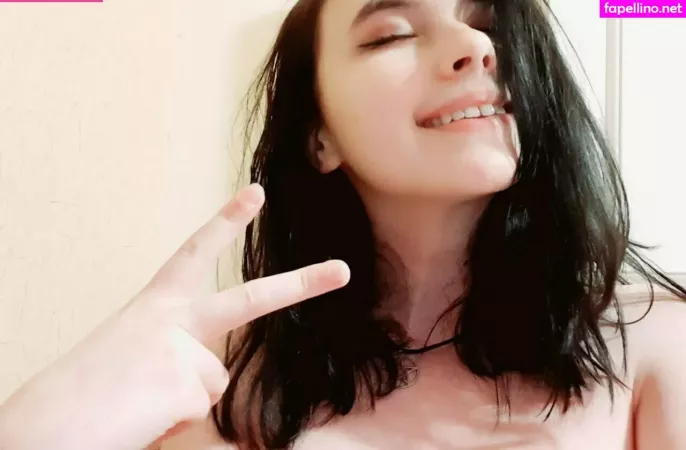 Emy Isabelle OnlyFans Thumbnail #AaI9UM6gcE