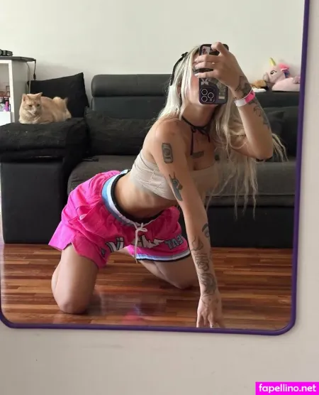 Emylee01 OnlyFans Thumbnail #LI01UrD5Xk