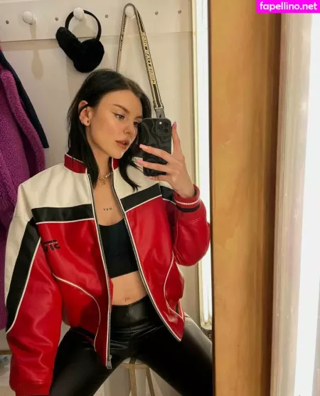 Emyraine OnlyFans Thumbnail #BEi8AEEVgm