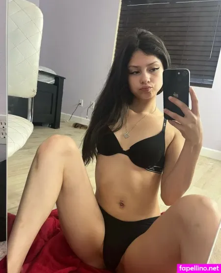 Emyybaby OnlyFans Thumbnail #VLKPQMpgX4