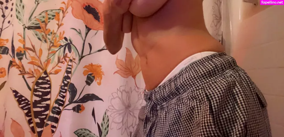 Emz V3 OnlyFans Thumbnail #gBqlSnvbSq