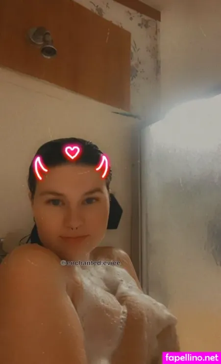 Enchanted Eviee OnlyFans Thumbnail #GvxhNWIiz9