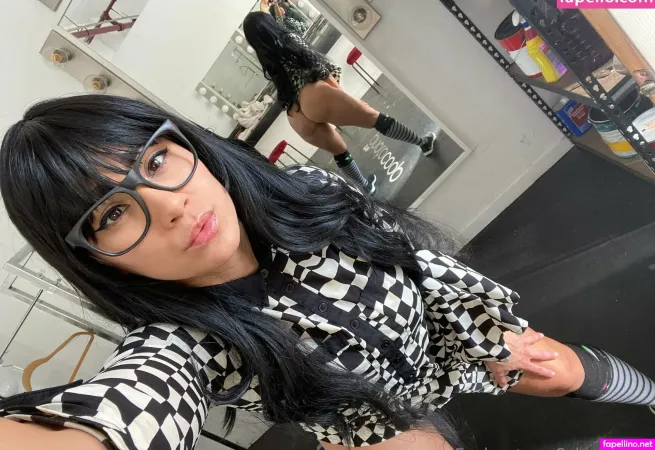 Enchantresssahrye OnlyFans Thumbnail #TcjSQrfm4E
