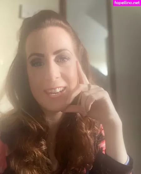 Englishrosie21 OnlyFans Thumbnail #D1V6aaeXeO