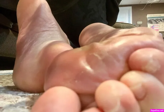 Enticing Soles OnlyFans Thumbnail #5vfNIUnzQw