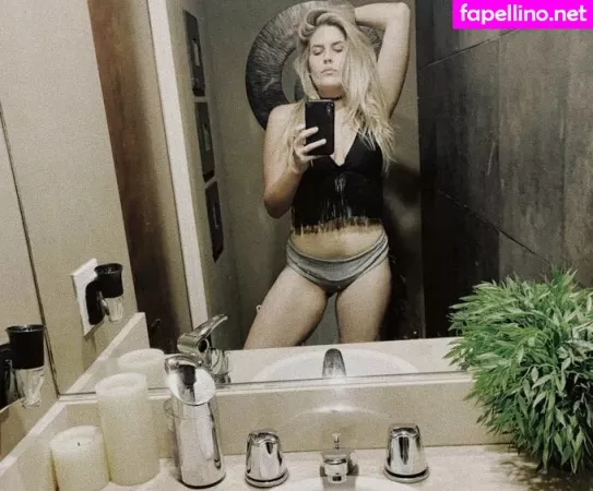 Erica Lindbeck OnlyFans Thumbnail #GWJnSz64Dg