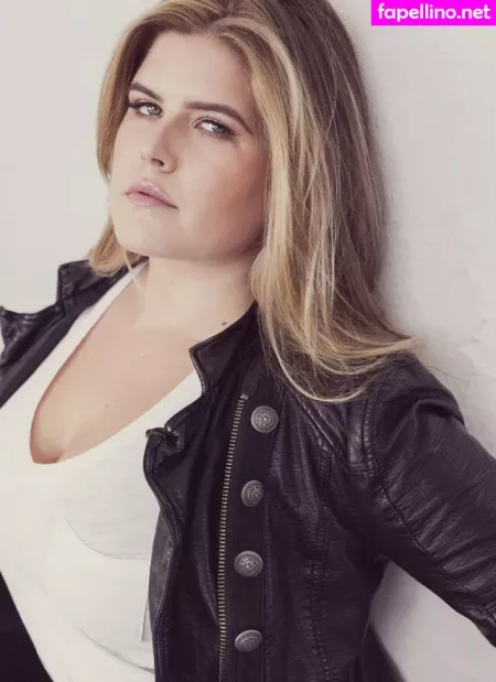 Erica Lindbeck OnlyFans Thumbnail #cWbrqLDGsW