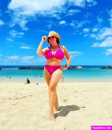 Erica Schroeder OnlyFans Thumbnail #I6MwpTEIbn