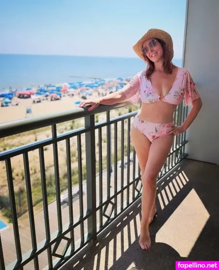 Erica Schroeder OnlyFans Thumbnail #ogupDxg6FY