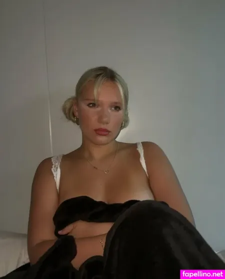 Erienne Rose OnlyFans Thumbnail #dPe6cZqTrk