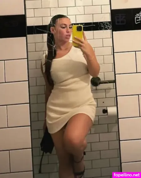 Erika Americaaa photo