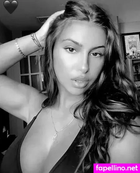 Erika Americaaa photo