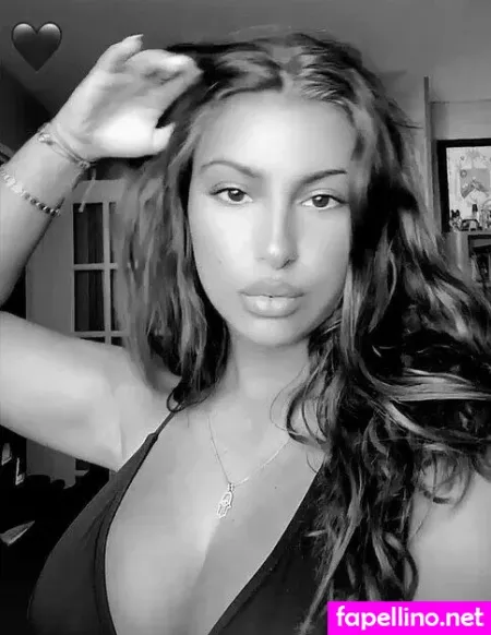 Erika Americaaa photo