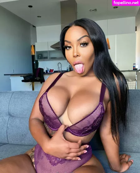 Erikayrose OnlyFans Thumbnail #41jJPUbSm6