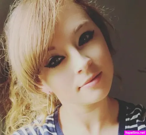 Erin Moor OnlyFans Thumbnail #LcpbcuksfL