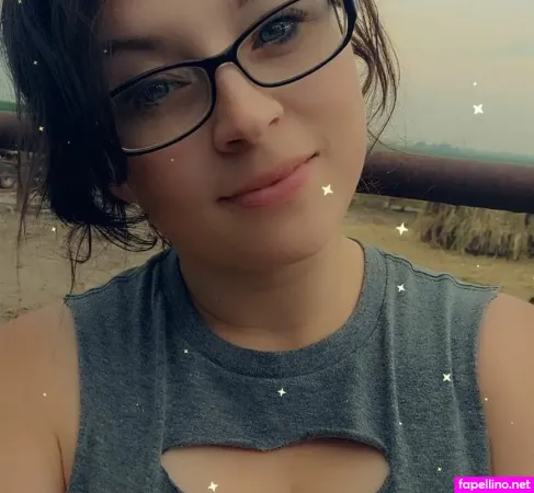 Erin Moor OnlyFans Thumbnail #QBDL5tib3N