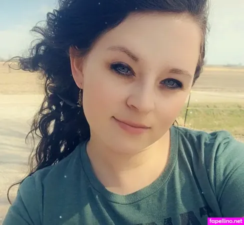 Erin Moor OnlyFans Thumbnail #nzV76Z2MeD