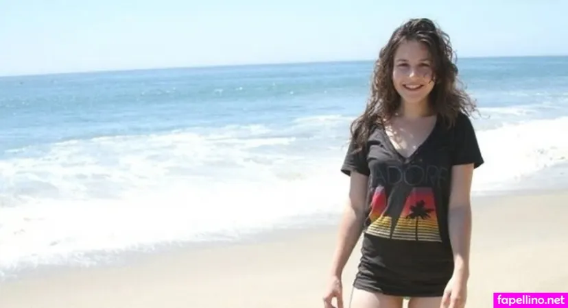Erin Sanders OnlyFans Thumbnail #q2fYwDSMt4