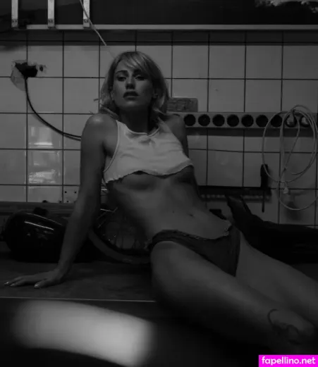 Erin Van Dongen OnlyFans Thumbnail #EyiM4zuveX
