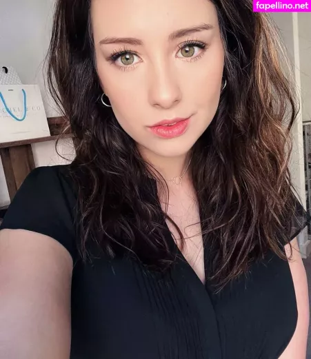 Erinmoore OnlyFans Thumbnail #FOfEIrHdnx