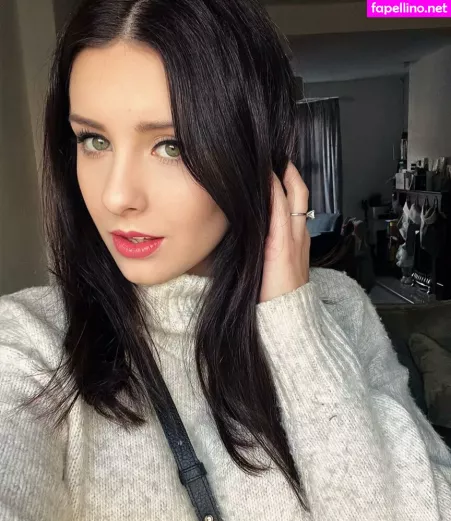 Erinmoore OnlyFans Thumbnail #c0OtB6c6KW