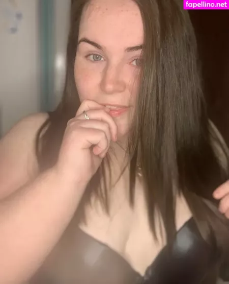 Escapepearly OnlyFans Thumbnail #KN2zfdSqyy