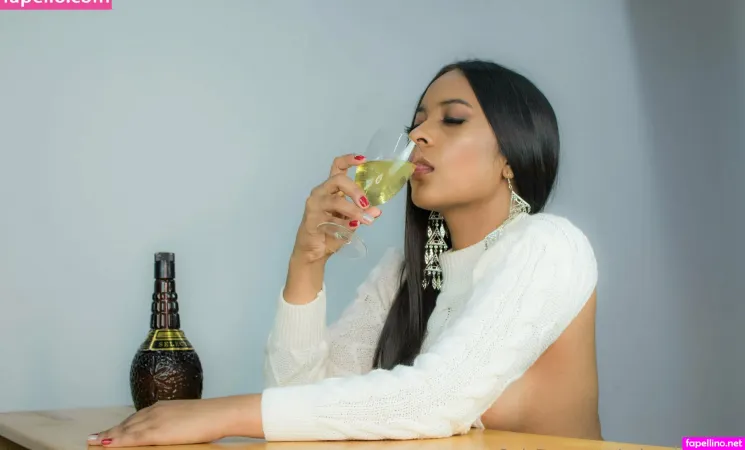 Eslunasmith49 OnlyFans Thumbnail #IesytAJZmV