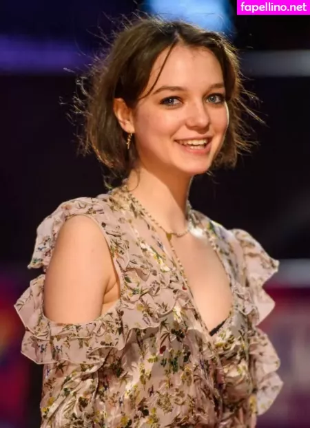 Esme Creed Miles OnlyFans Thumbnail #ALFIUsZnij