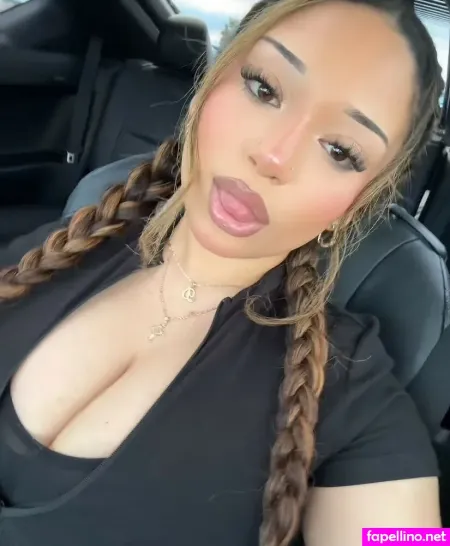 Esmerai OnlyFans Thumbnail #znO4ftJwJw