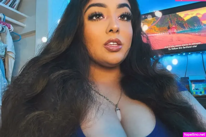 Esmeralda Quintero OnlyFans Thumbnail #EQqCzxcn3F