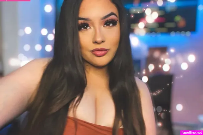 Esmeralda Quintero OnlyFans Thumbnail #JLiAxF4wVw