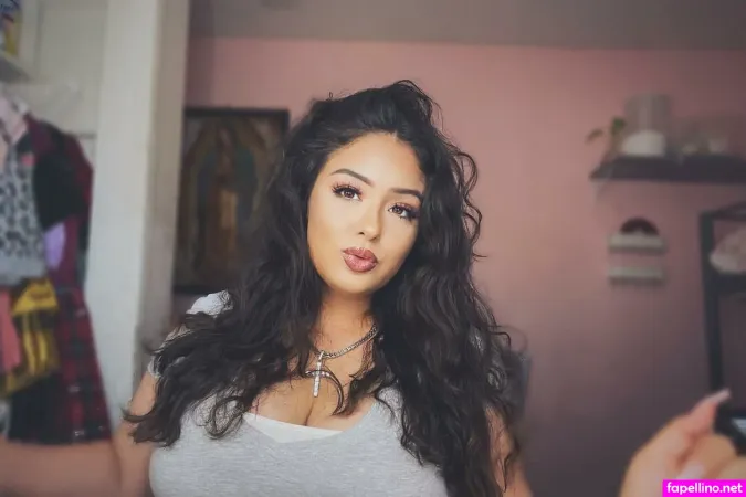 Esmeralda Quintero OnlyFans Thumbnail #TJn4VwwHmK