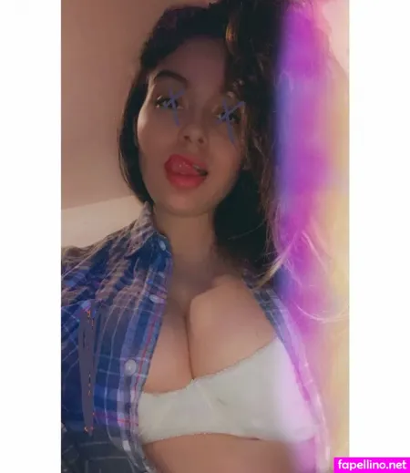 Esmeralda Quintero OnlyFans Thumbnail #WqXJgngmBc