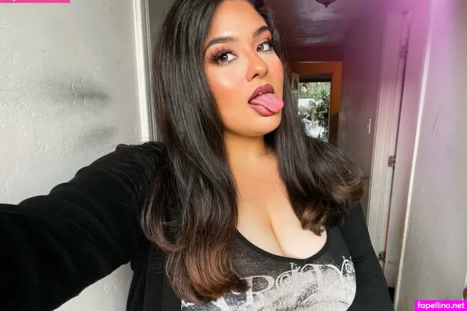 Esmeralda Quintero OnlyFans Thumbnail #bJwIW1IU6L