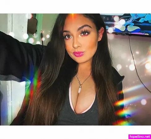 Esmeralda Quintero OnlyFans Thumbnail #lYfBO4BdEW