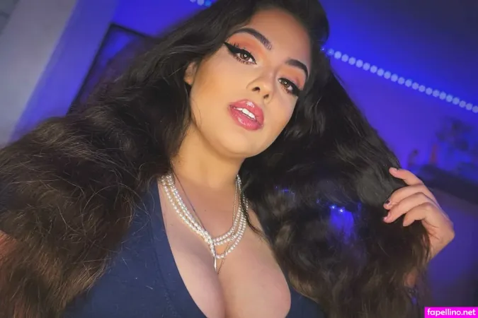 Esmeralda Quintero OnlyFans Thumbnail #wnvPrpi0JU