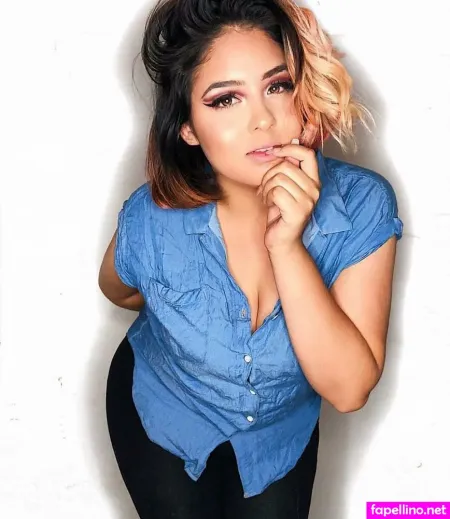 Esmeralda Quintero OnlyFans Thumbnail #yshV6VGm7c