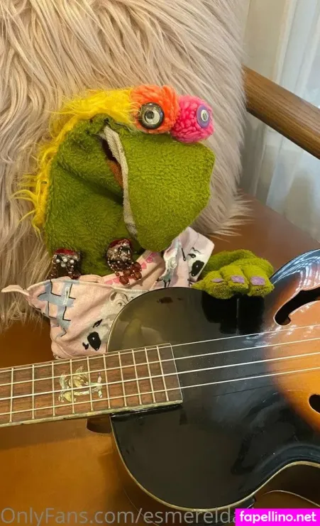 Esmereldathepuppet OnlyFans Thumbnail #NDkM8kQoPU