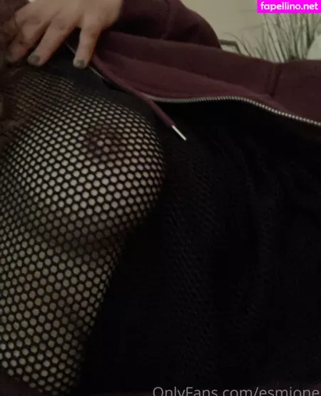 Esmjone OnlyFans Thumbnail #0ydrGlgYn2