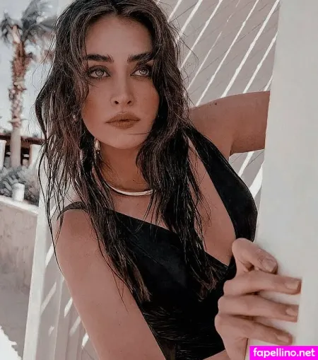 Esra Bilgic Main Profile Photo