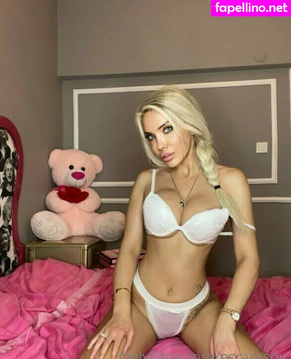 esra, esraersoy Nude Leaked OnlyFans Photo #L9H83U77y9