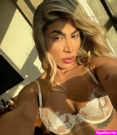 Estefani Feiticeira Main Profile Photo