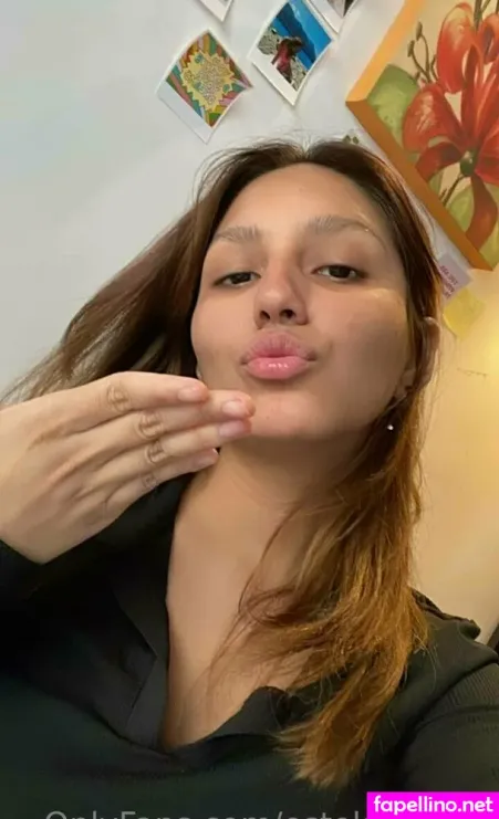 Estelagomez OnlyFans Thumbnail #iCuHeLycDo