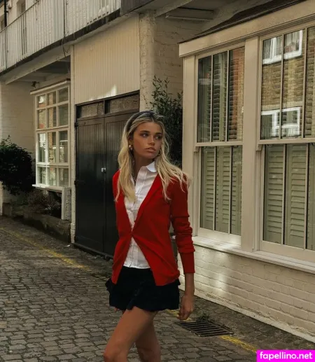 Estelle Ogilvy Estelle Langinier OnlyFans Thumbnail #nJ6XHX8AHQ