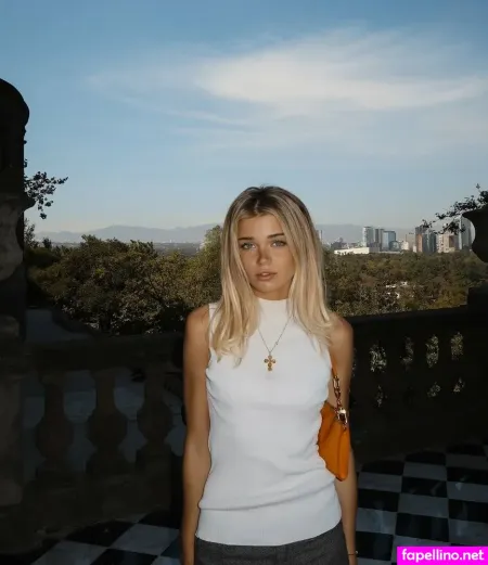 Estelle Ogilvy Estelle Langinier OnlyFans Thumbnail #xfoz7BB921