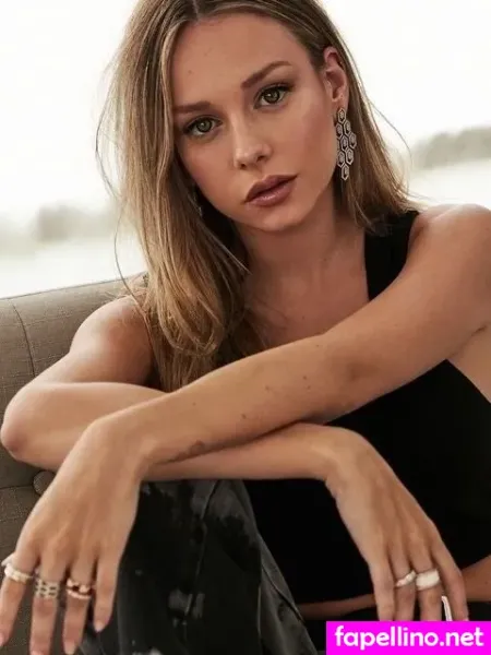 Ester Exposito 1 OnlyFans Thumbnail #lJmLo91M2x