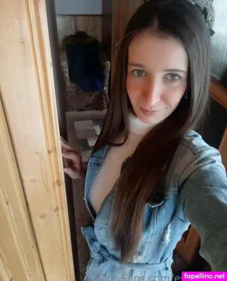 Ester Love OnlyFans Thumbnail #8QaP8h8d1l