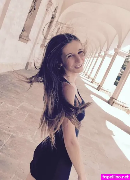 Ester Love OnlyFans Thumbnail #MrB3PdHPTF