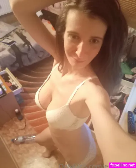 Ester Love OnlyFans Thumbnail #XB1HGZSRYa